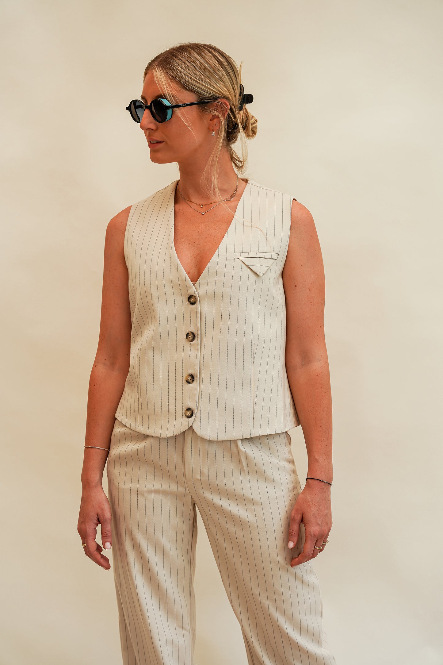 Poni Vest