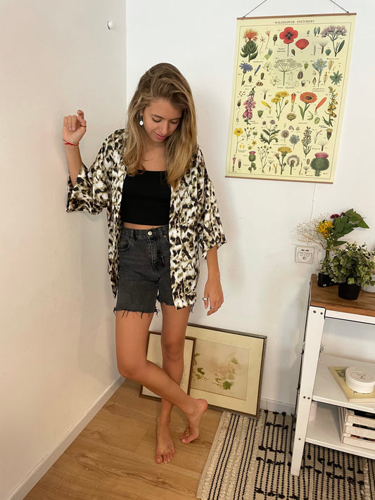 קימונו אבסטרקט מנומר