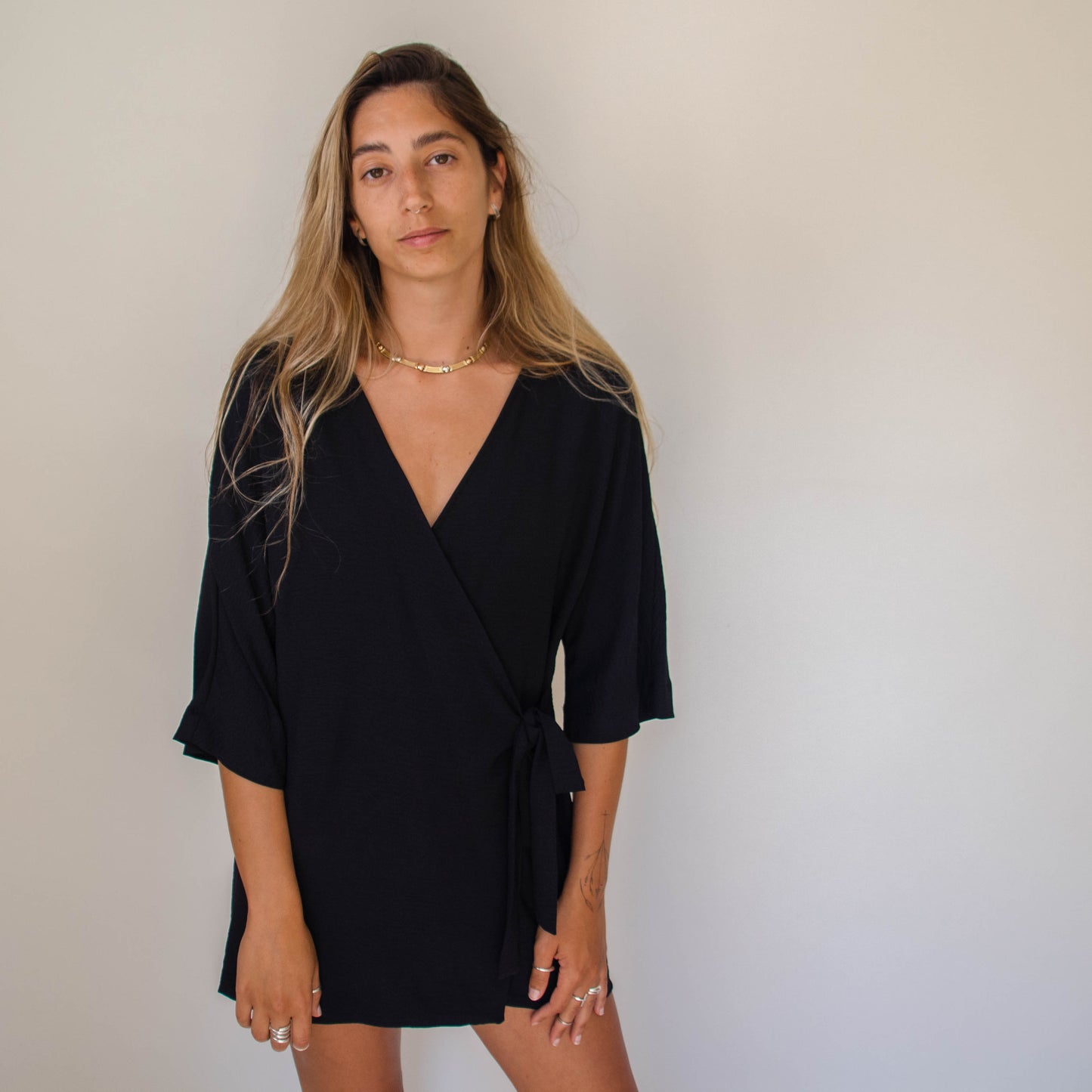 שמלת מעטפת בריז, שחורה