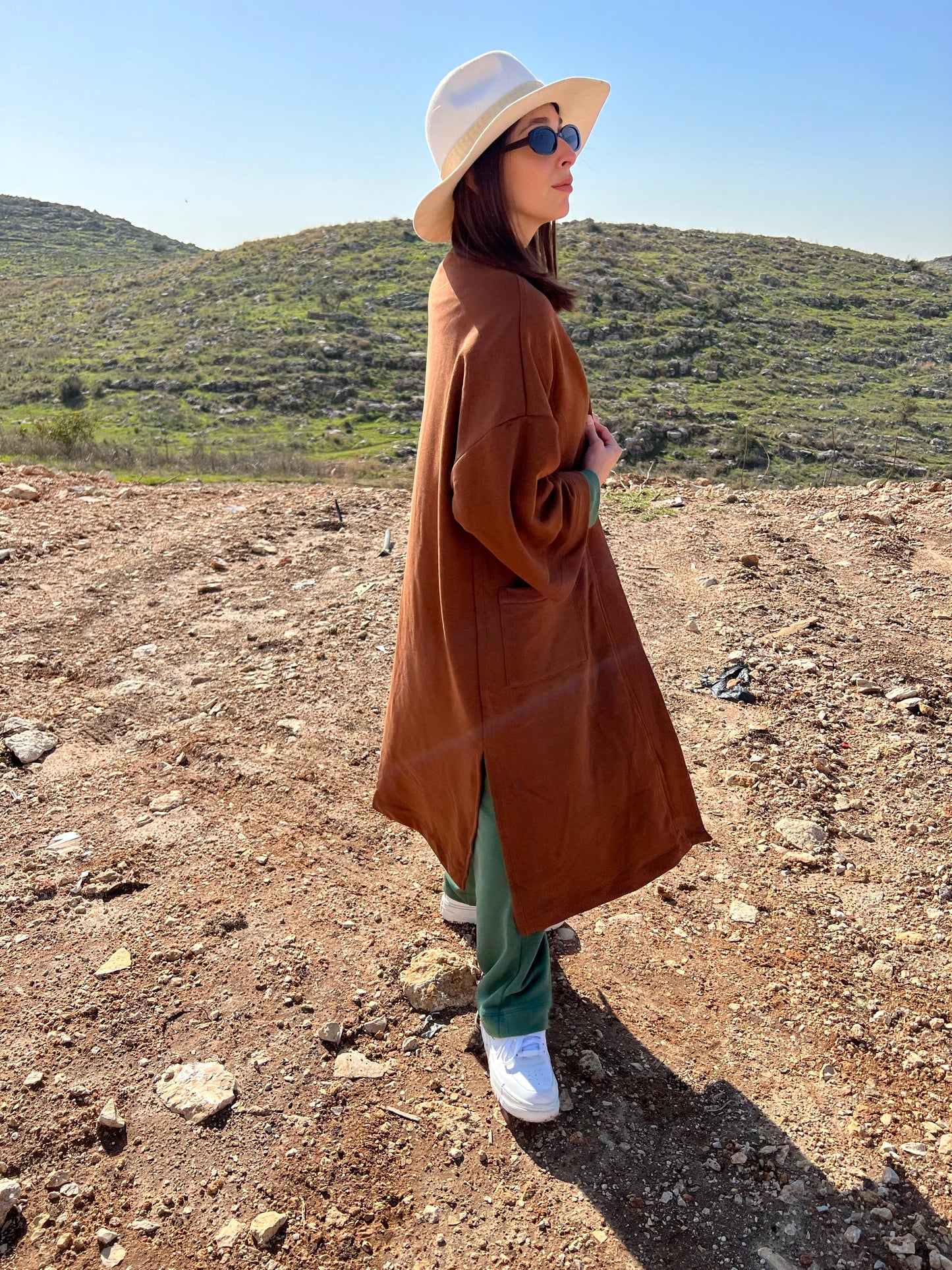 קימונו ארוך בצבע חום שוקולד בד פרנץ טרי רך.