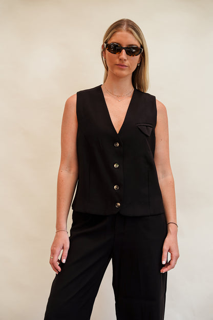 Poni Vest